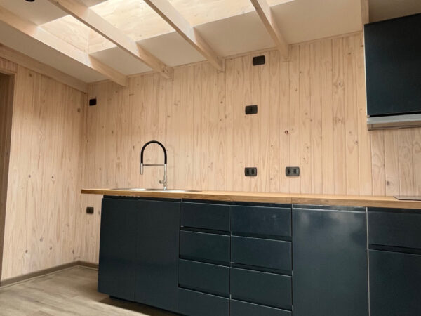 0B2DEE8D-26F7-489A-B2A7-5C3701A263FA