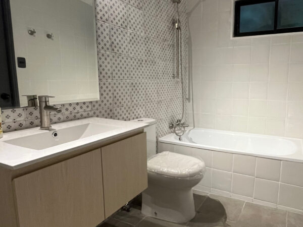 2CDA4C62-5AFD-4C4D-95A8-F6738D406DA5